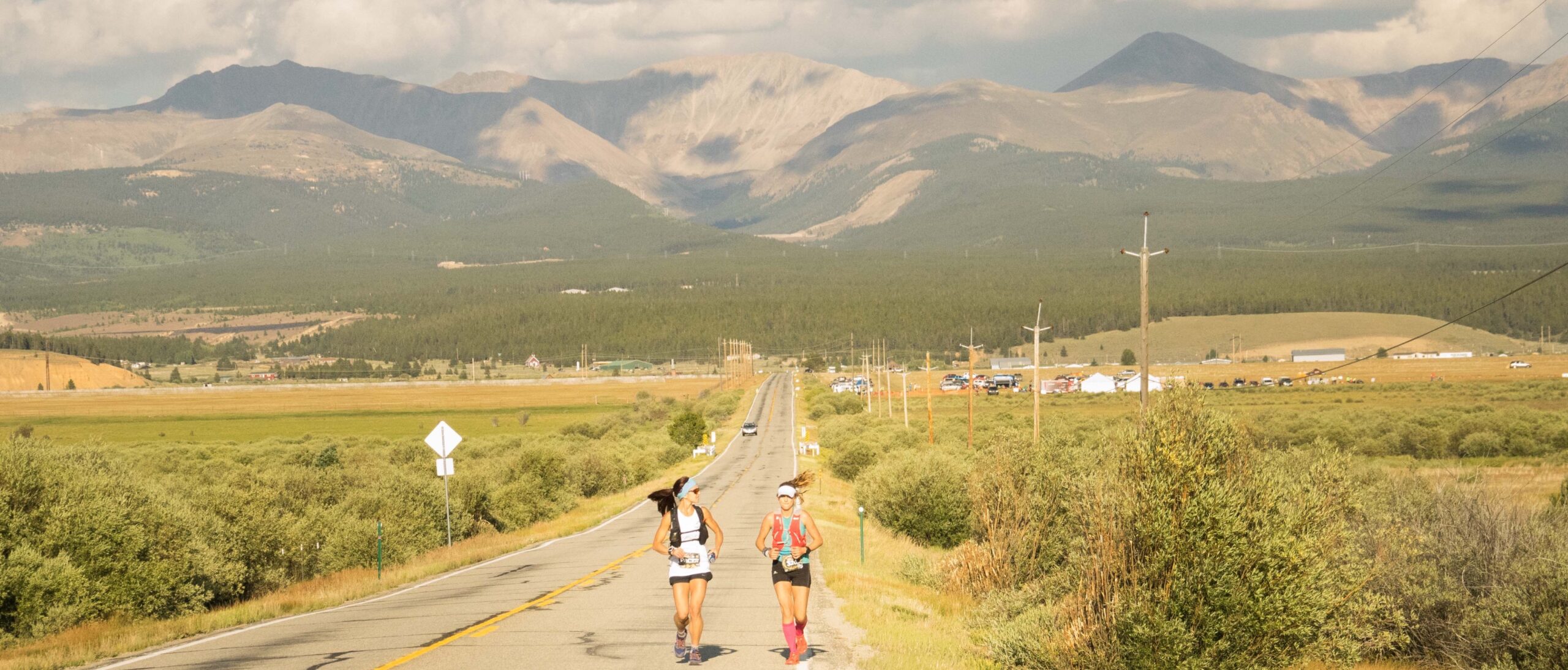 Clare Gallagher, 2016 Leadville 100, with pacer Amanda Basham
